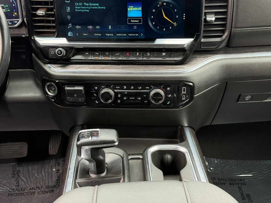 Chevrolet Silverado 1500 Vehicle Full-screen Gallery Image 11