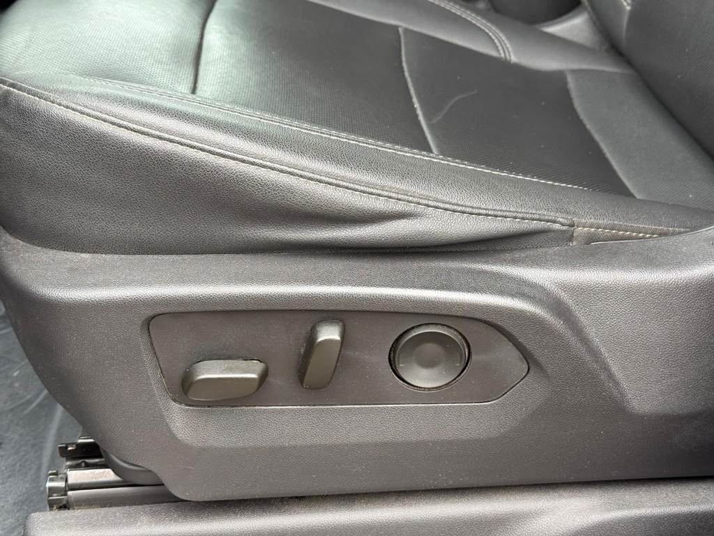 Chevrolet Silverado 1500 Vehicle Full-screen Gallery Image 15