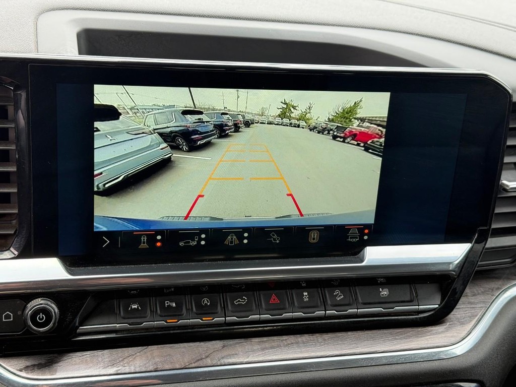 Chevrolet Silverado 1500 Vehicle Full-screen Gallery Image 21