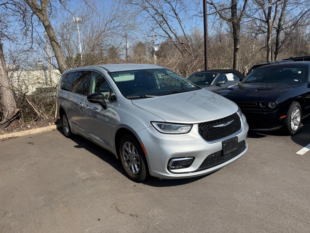 more details - chrysler pacifica