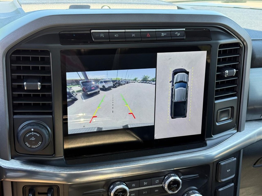 Ford F-150 Vehicle Full-screen Gallery Image 24