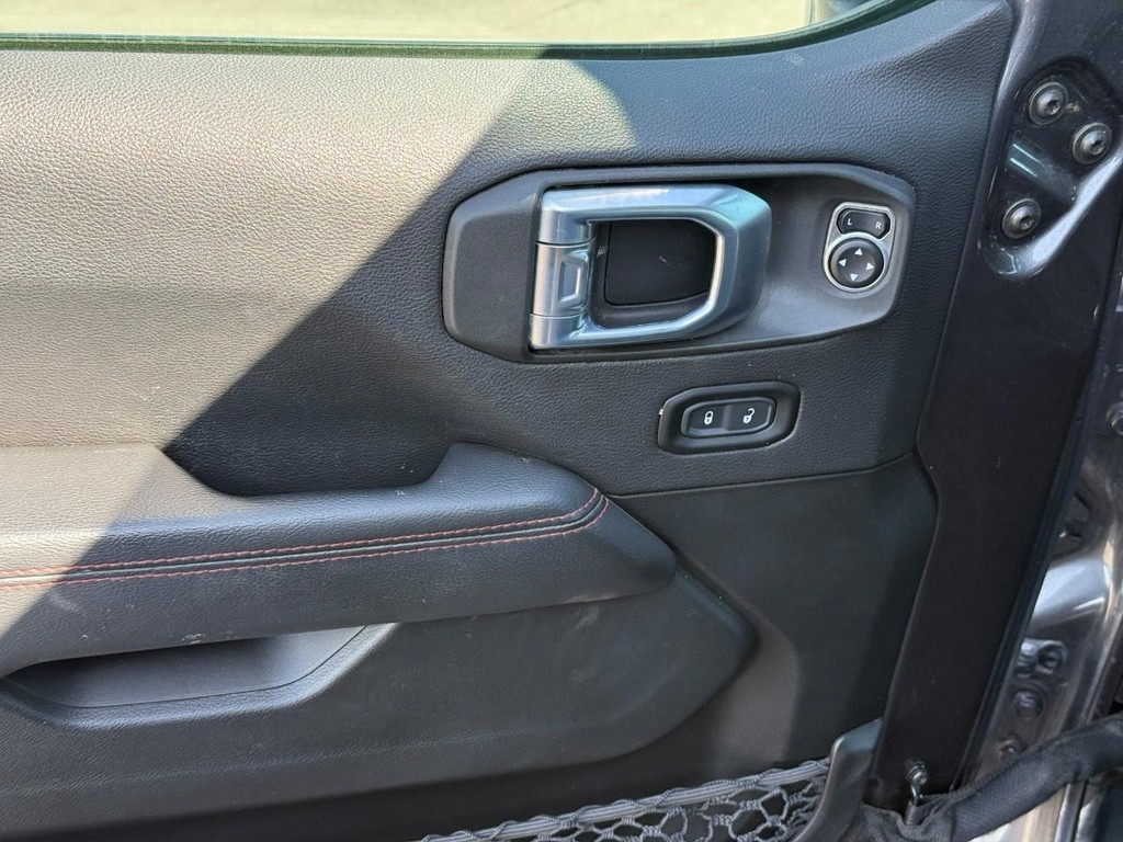 Jeep Gladiator Vehicle Full-screen Gallery Image 11