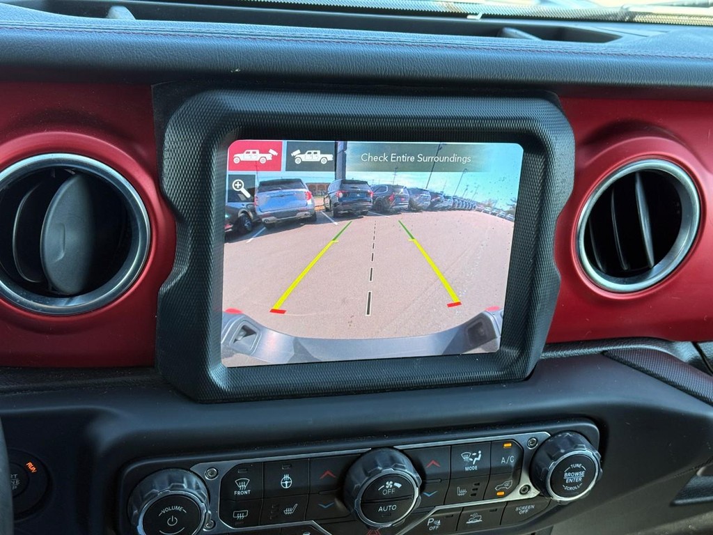 Jeep Gladiator Vehicle Full-screen Gallery Image 21