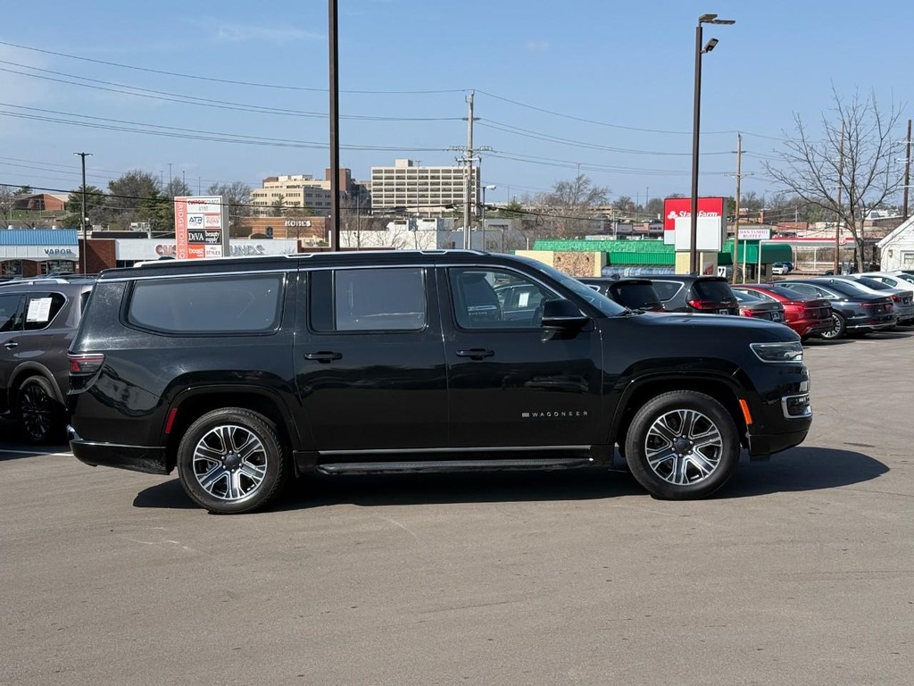 Jeep Wagoneer L Vehicle Full-screen Gallery Image 02