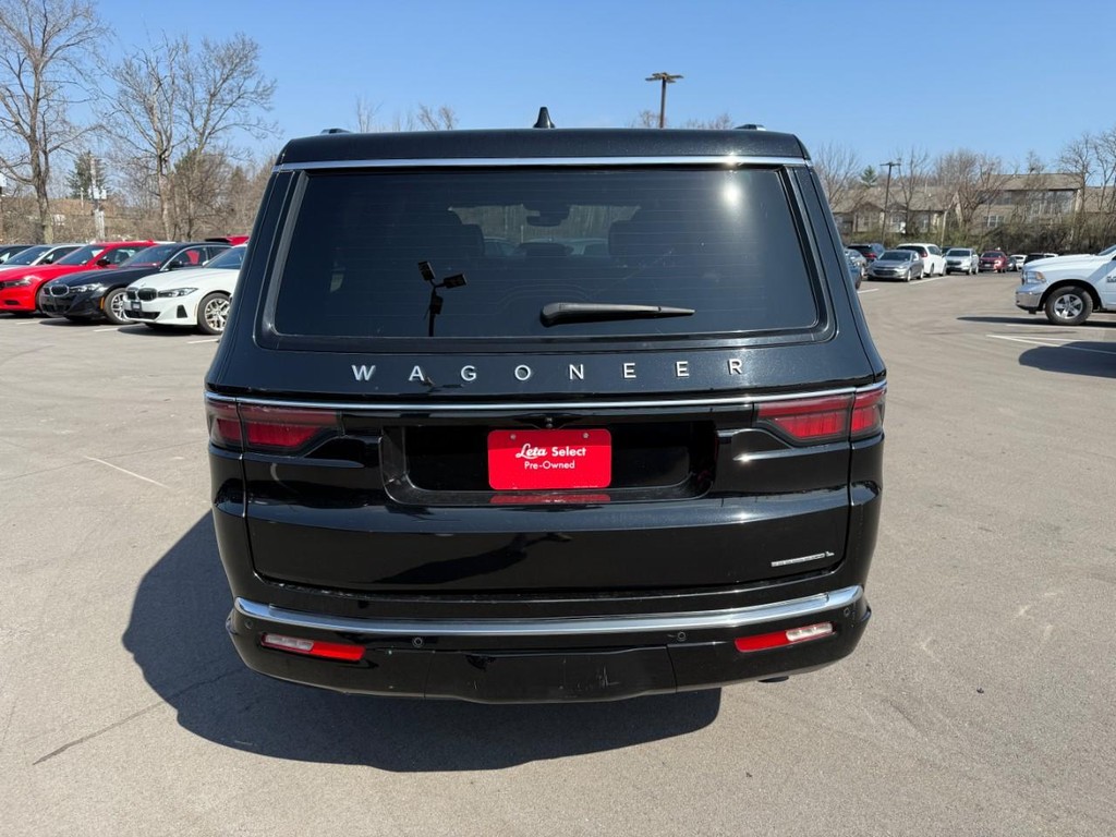 Jeep Wagoneer L Vehicle Full-screen Gallery Image 07
