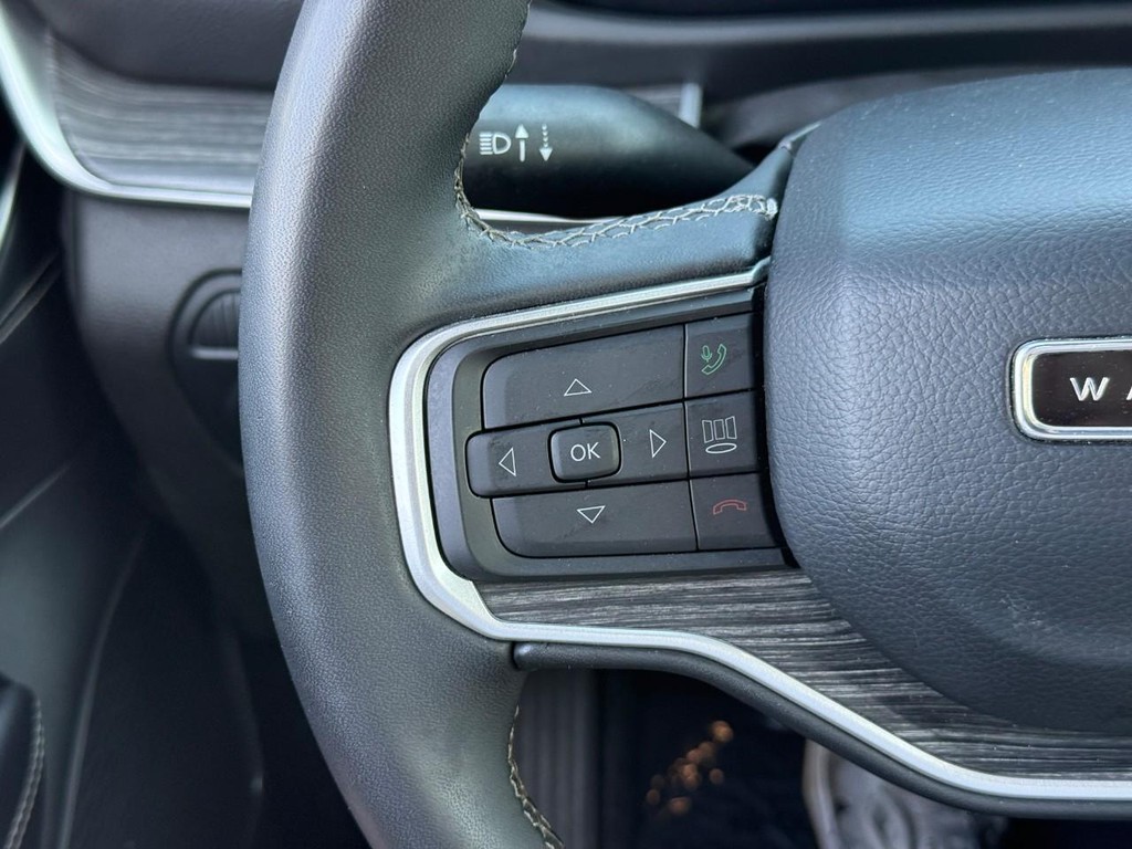 Jeep Wagoneer L Vehicle Full-screen Gallery Image 20