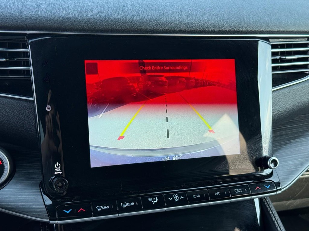 Jeep Wagoneer L Vehicle Full-screen Gallery Image 24