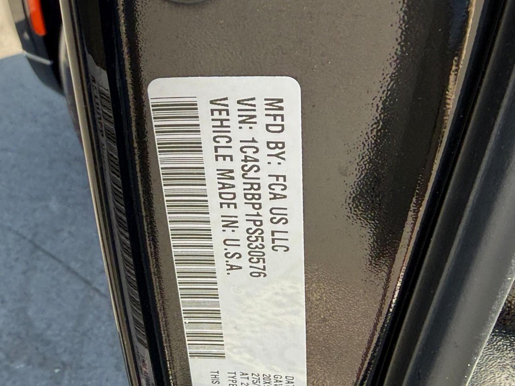 Jeep Wagoneer L Vehicle Full-screen Gallery Image 25