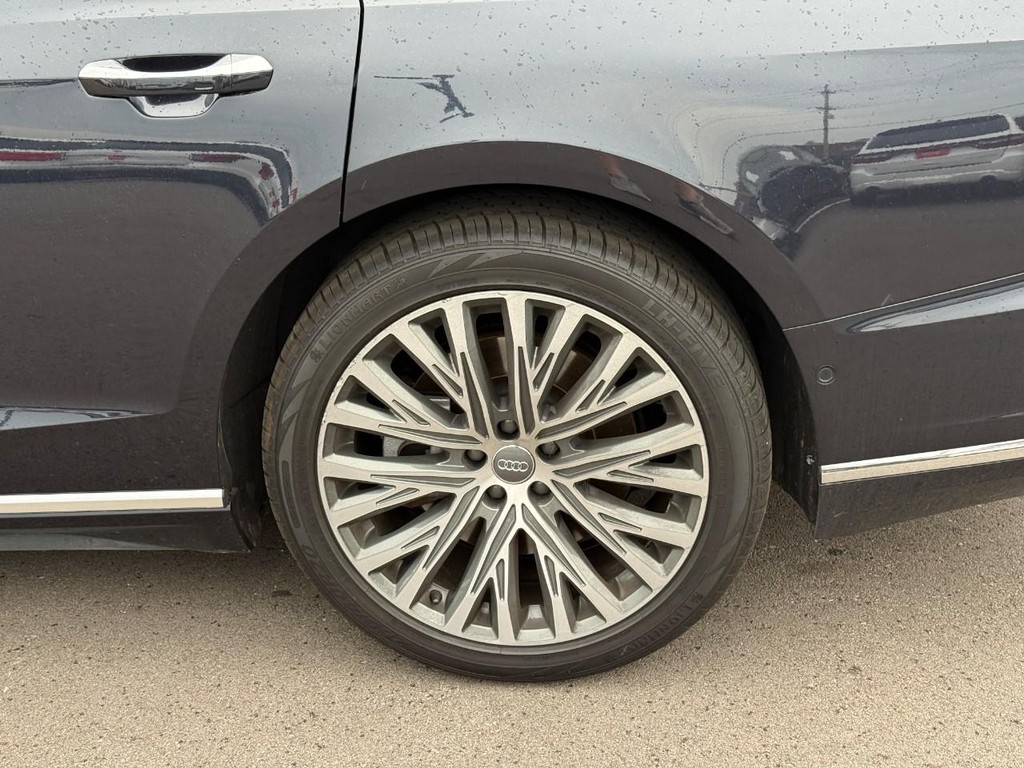 Audi A8 L Vehicle Full-screen Gallery Image 05