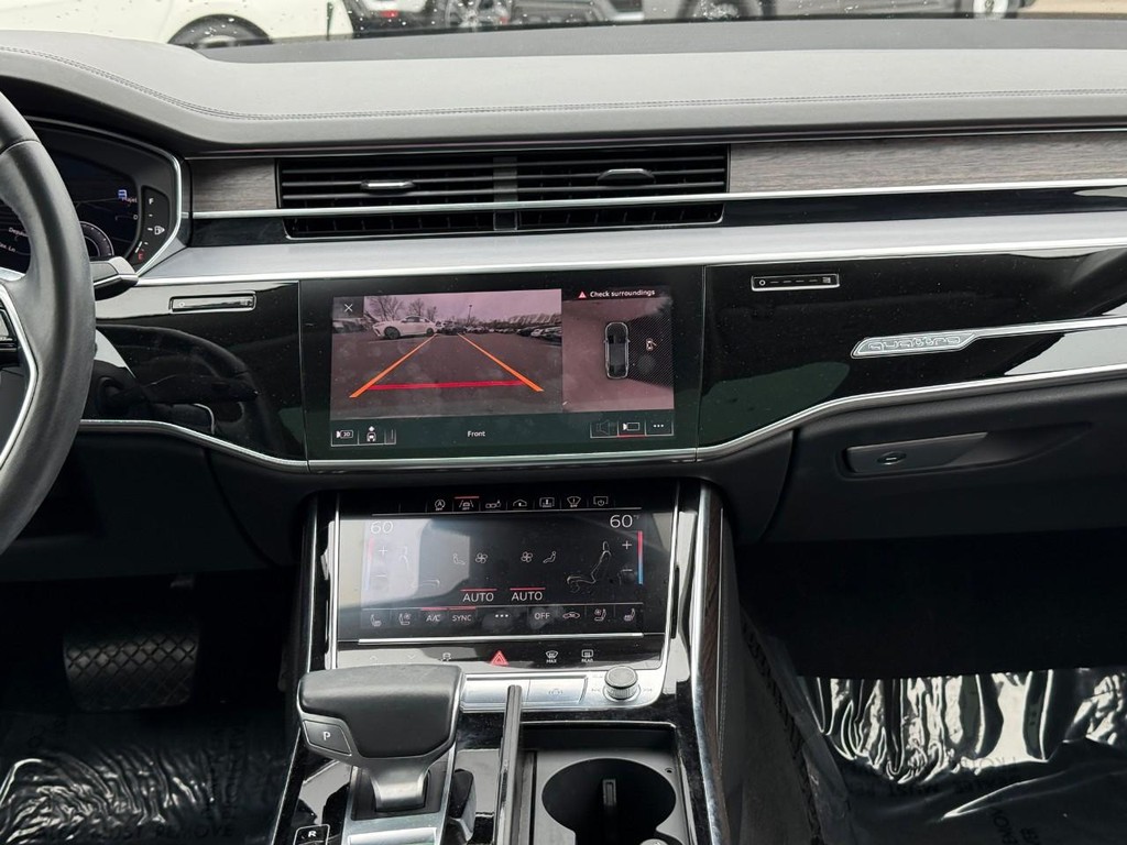 Audi A8 L Vehicle Full-screen Gallery Image 13