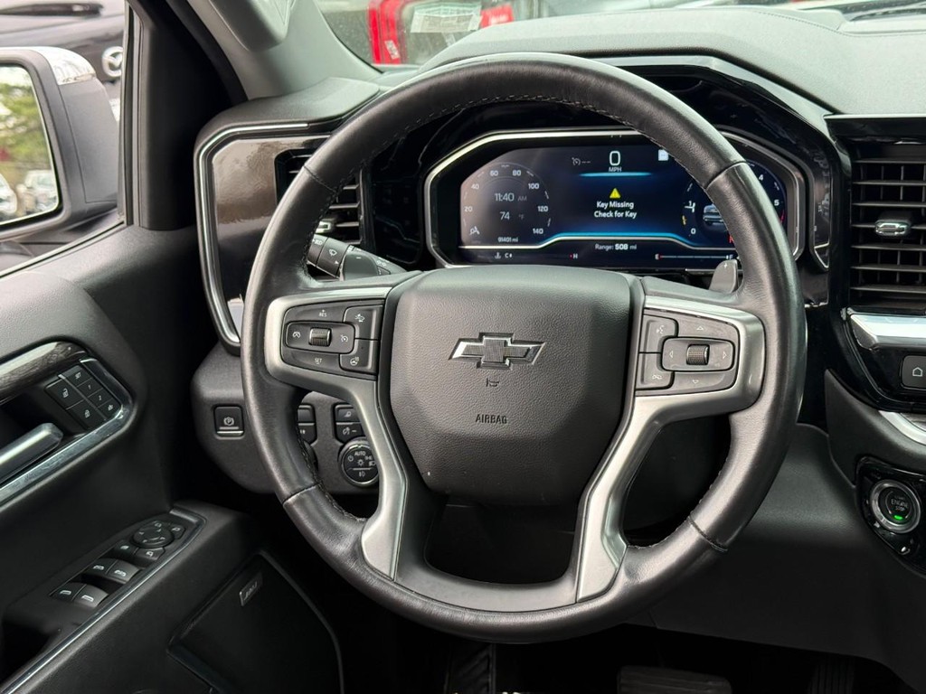 Chevrolet Silverado 1500 Vehicle Full-screen Gallery Image 12