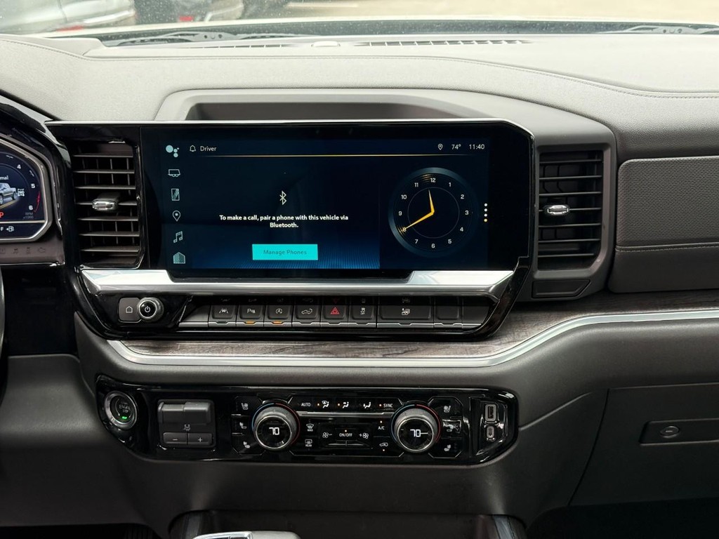 Chevrolet Silverado 1500 Vehicle Full-screen Gallery Image 13