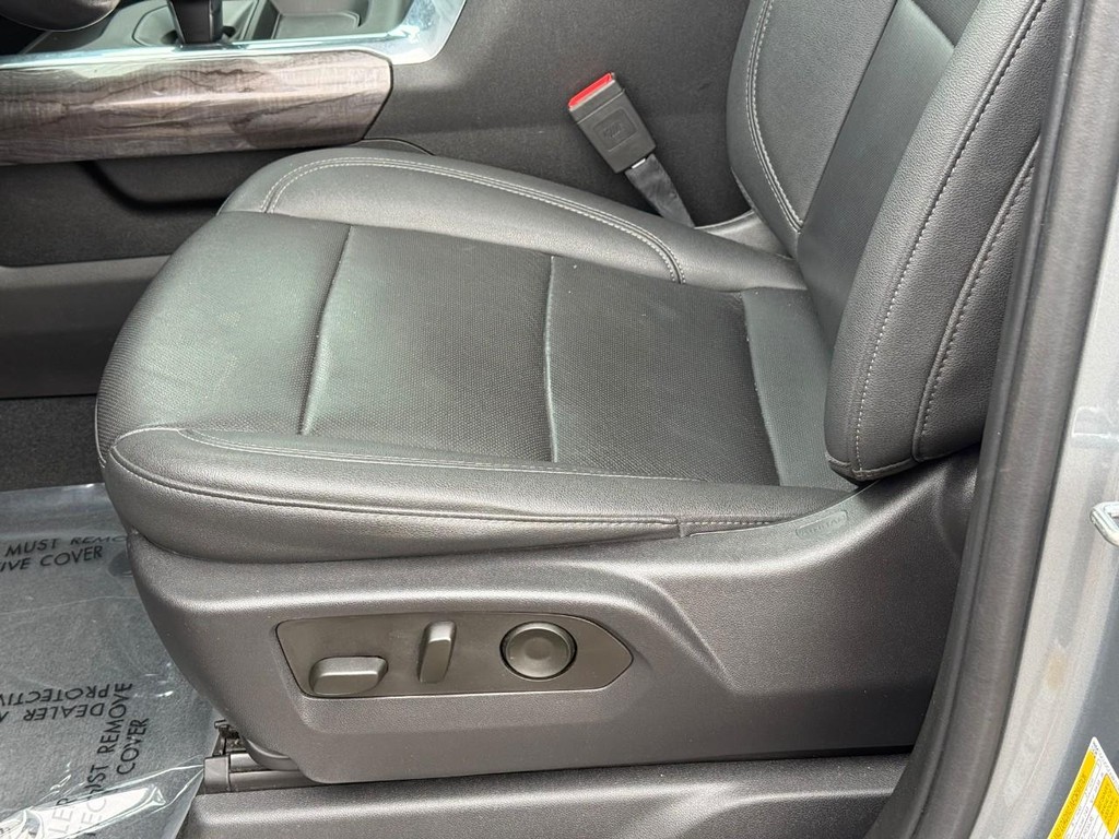 Chevrolet Silverado 1500 Vehicle Full-screen Gallery Image 17