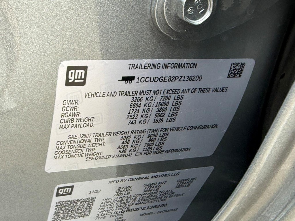 Chevrolet Silverado 1500 Vehicle Full-screen Gallery Image 24