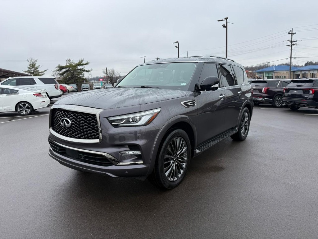 INFINITI QX80 Vehicle Full-screen Gallery Image 08