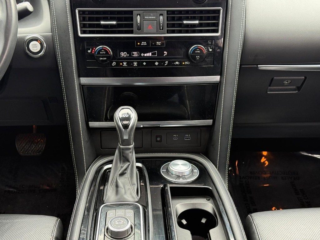 INFINITI QX80 Vehicle Full-screen Gallery Image 15