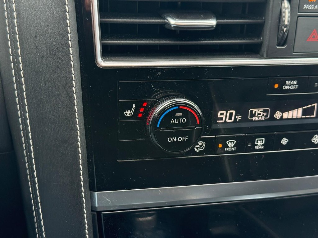 INFINITI QX80 Vehicle Full-screen Gallery Image 22