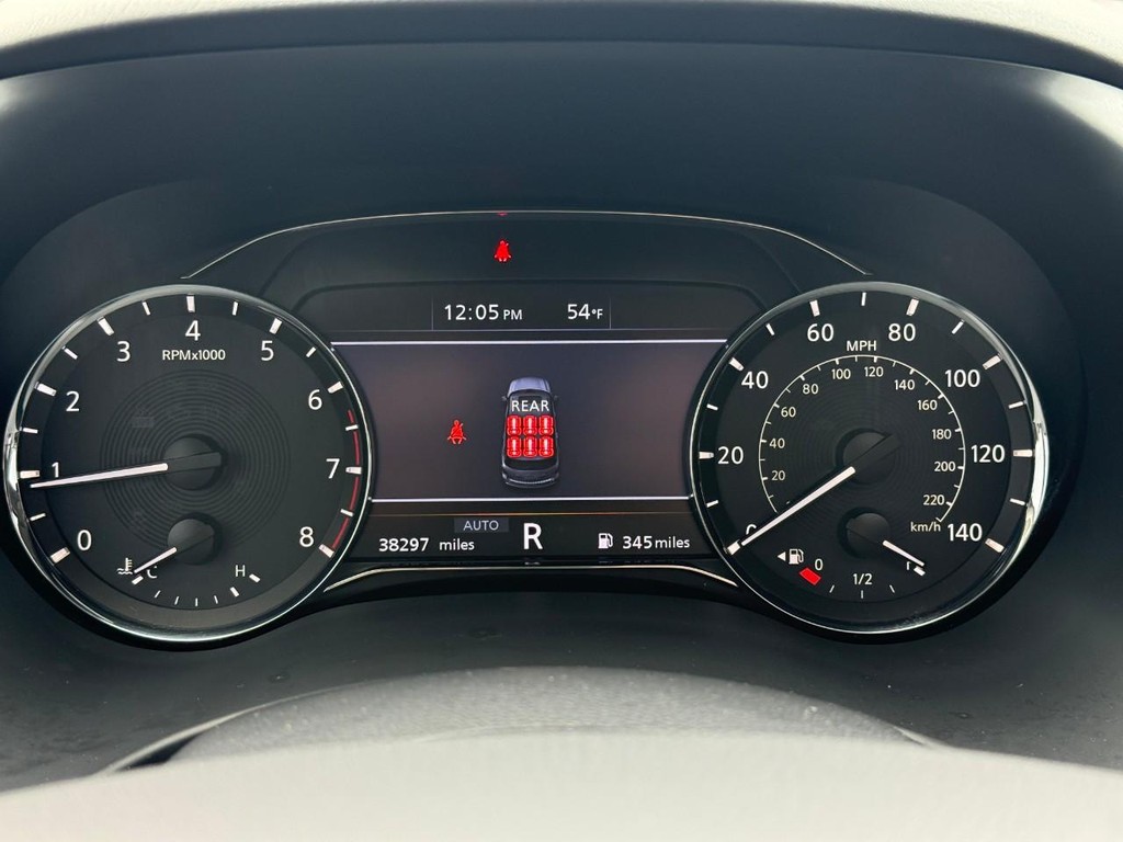 INFINITI QX80 Vehicle Full-screen Gallery Image 25