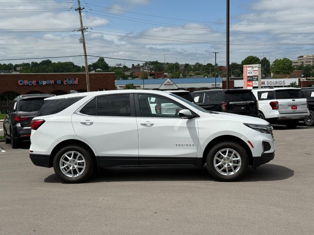 Chevrolet Equinox Vehicle Full-screen Gallery Image 02