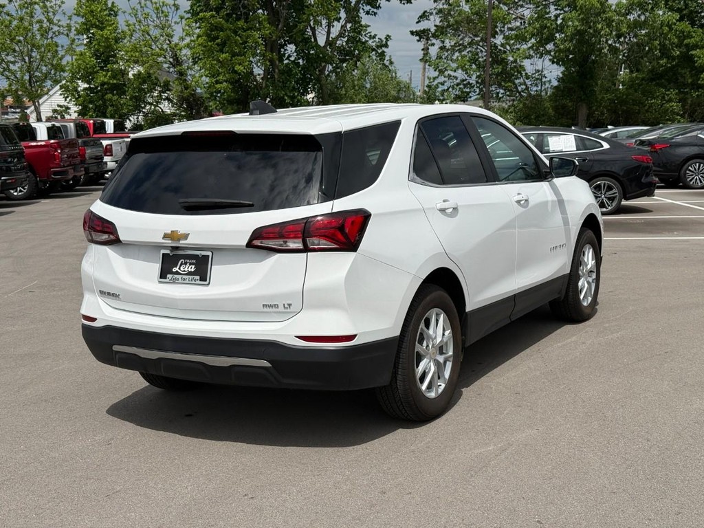 Chevrolet Equinox Vehicle Full-screen Gallery Image 03