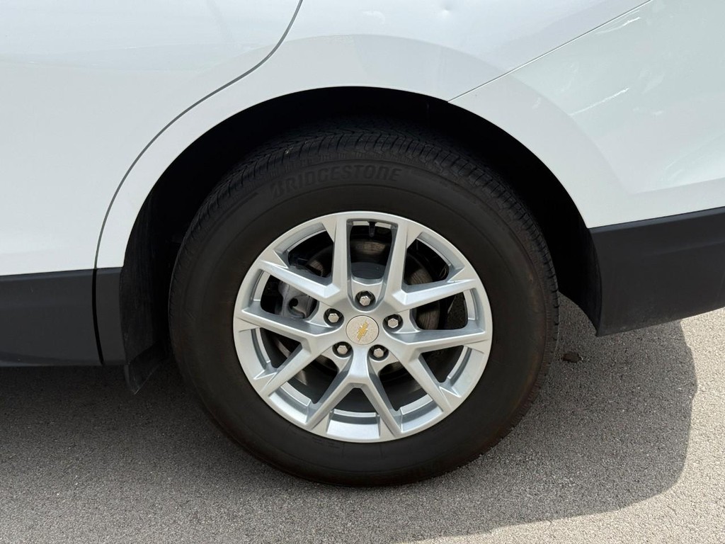 Chevrolet Equinox Vehicle Full-screen Gallery Image 05