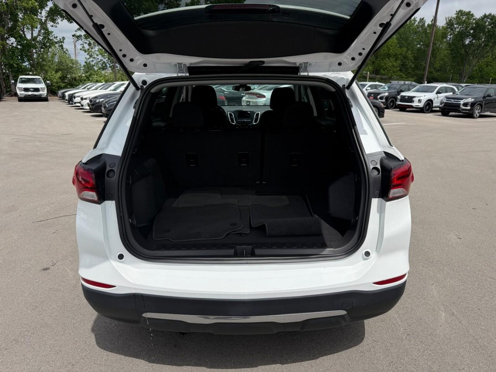 Chevrolet Equinox Vehicle Full-screen Gallery Image 07