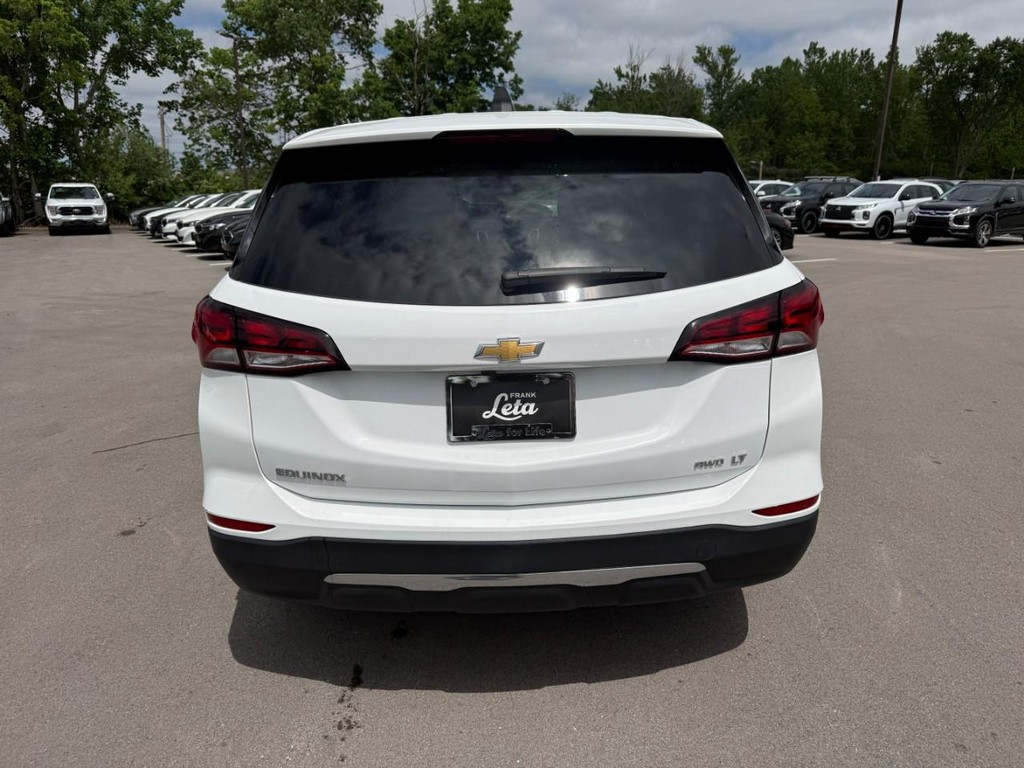 Chevrolet Equinox Vehicle Full-screen Gallery Image 08