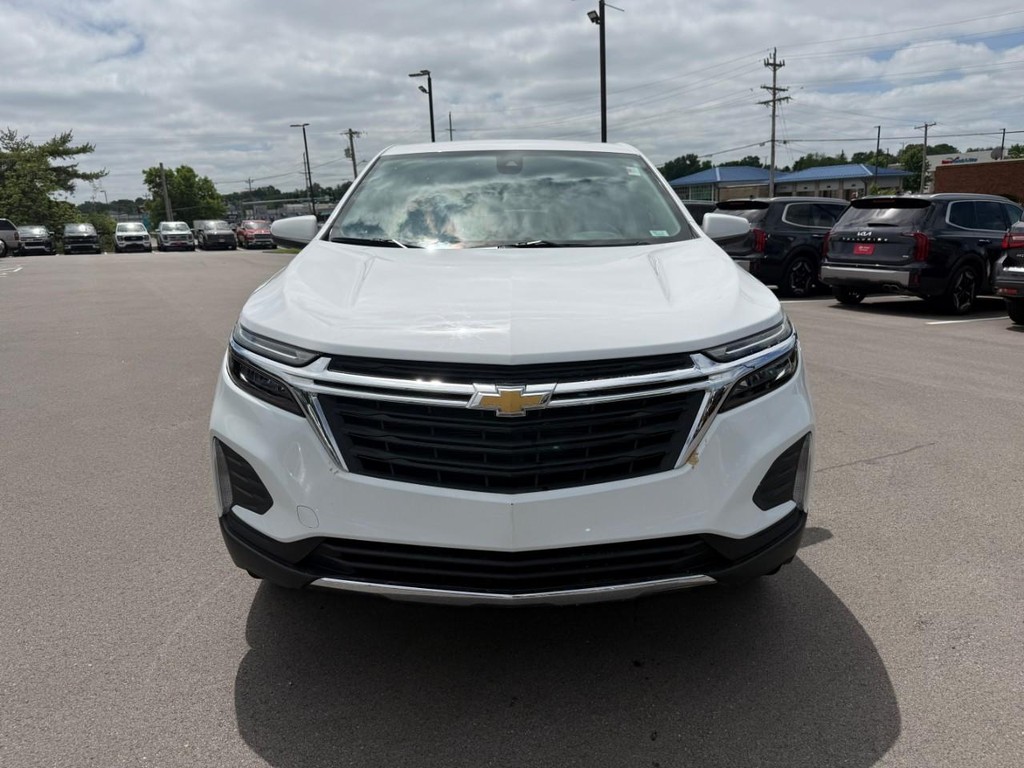 Chevrolet Equinox Vehicle Full-screen Gallery Image 10