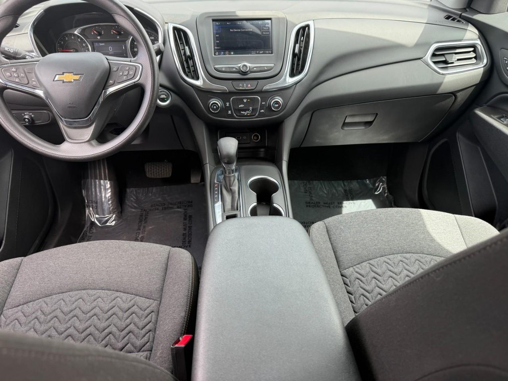 Chevrolet Equinox Vehicle Full-screen Gallery Image 12