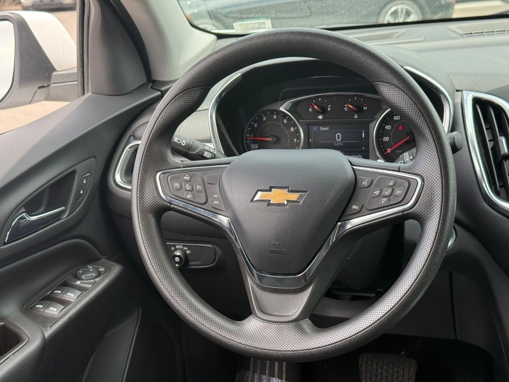 Chevrolet Equinox Vehicle Full-screen Gallery Image 13