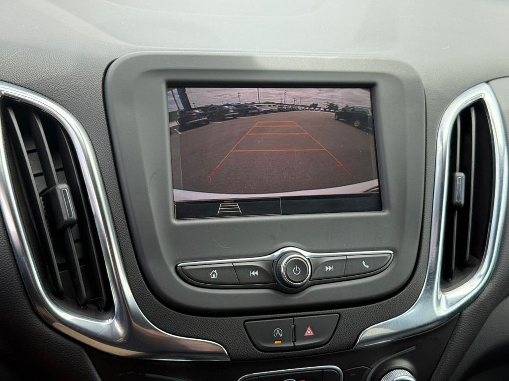 Chevrolet Equinox Vehicle Full-screen Gallery Image 23