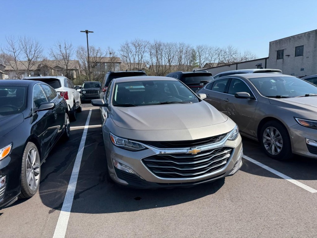 Chevrolet Malibu Vehicle Full-screen Gallery Image 03