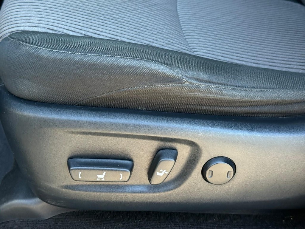 Toyota 4Runner Vehicle Full-screen Gallery Image 18