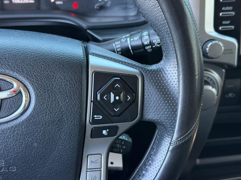 Toyota 4Runner Vehicle Full-screen Gallery Image 20