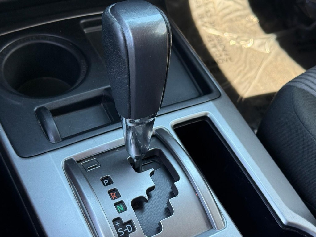 Toyota 4Runner Vehicle Full-screen Gallery Image 22