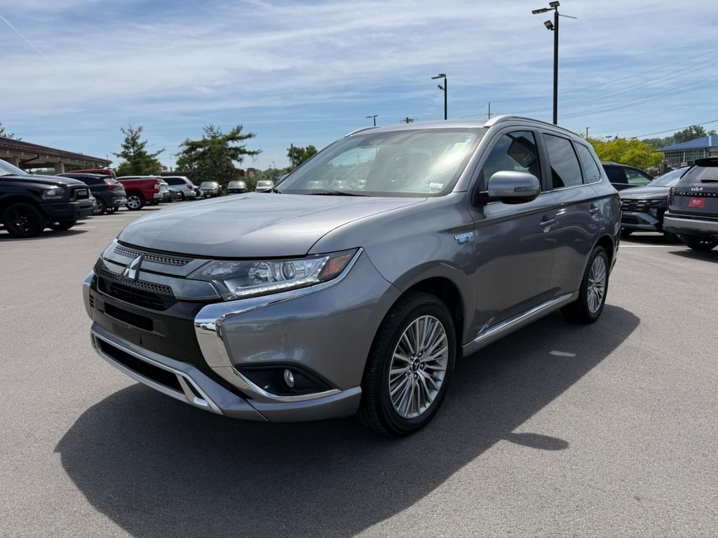 Mitsubishi Outlander PHEV Vehicle Full-screen Gallery Image 08