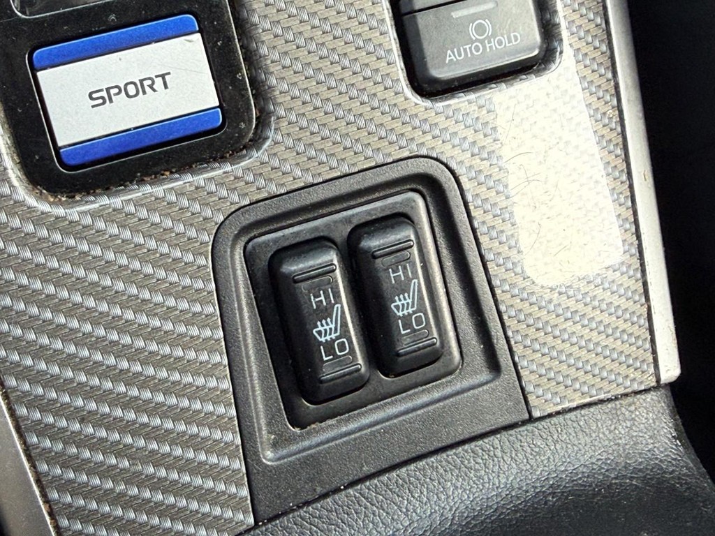 Mitsubishi Outlander PHEV Vehicle Full-screen Gallery Image 21