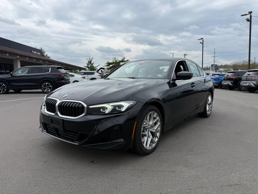 BMW 3 Series Vehicle Full-screen Gallery Image 08