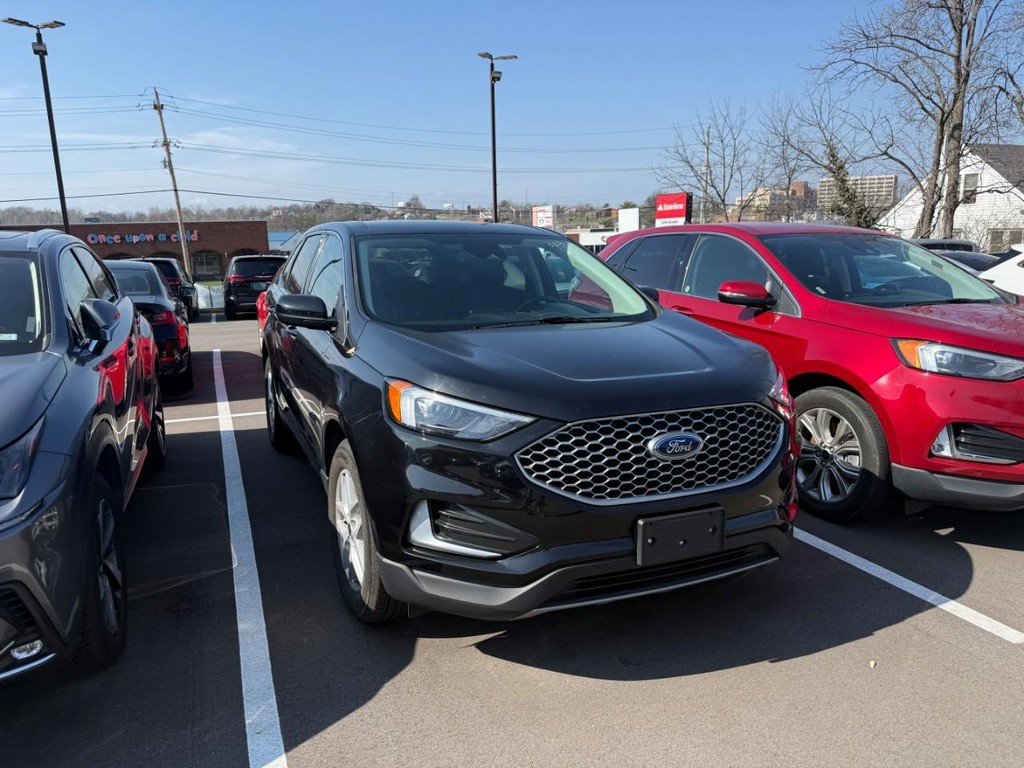 Ford Edge Vehicle Full-screen Gallery Image 02