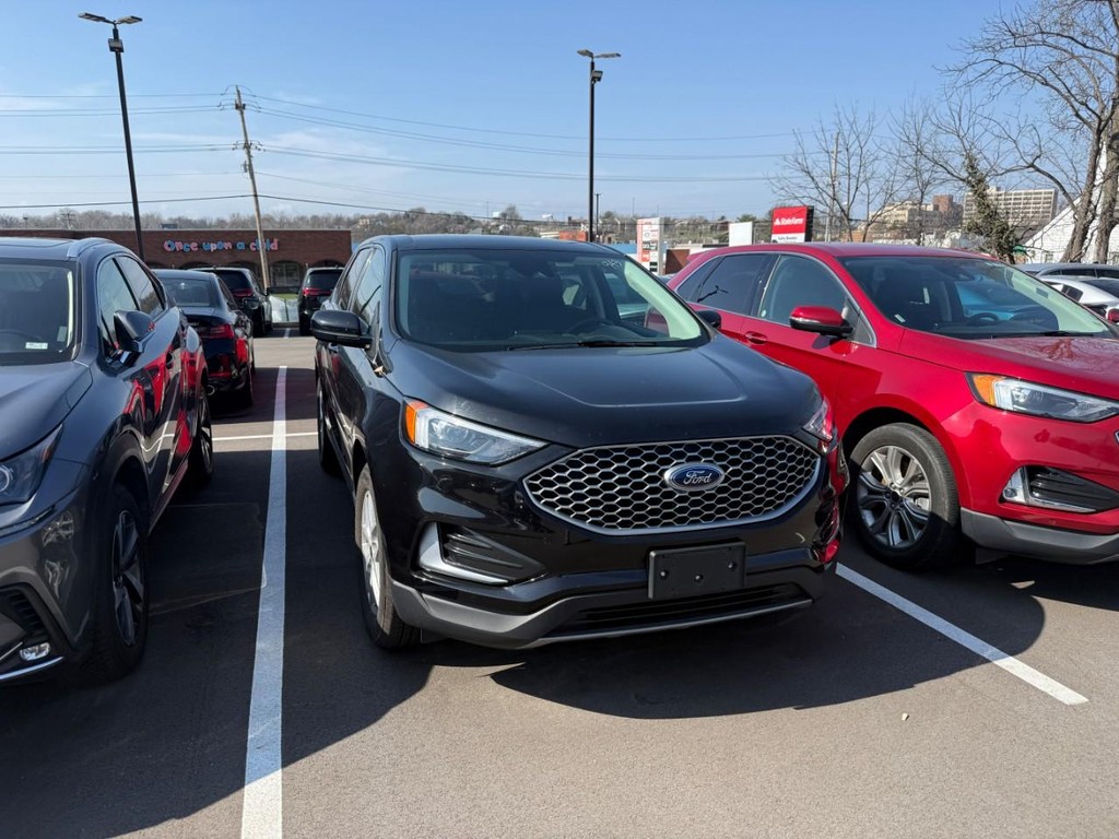 Ford Edge Vehicle Full-screen Gallery Image 03