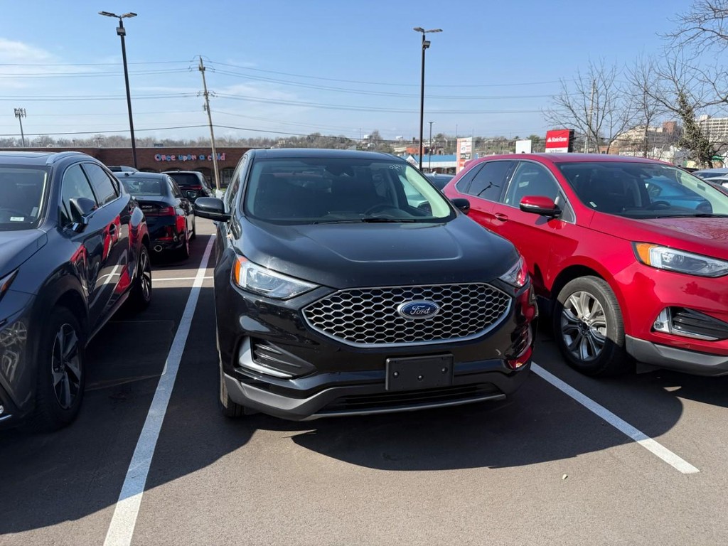 Ford Edge Vehicle Full-screen Gallery Image 04