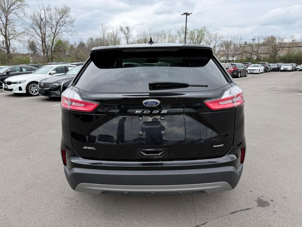 Ford Edge Vehicle Full-screen Gallery Image 07