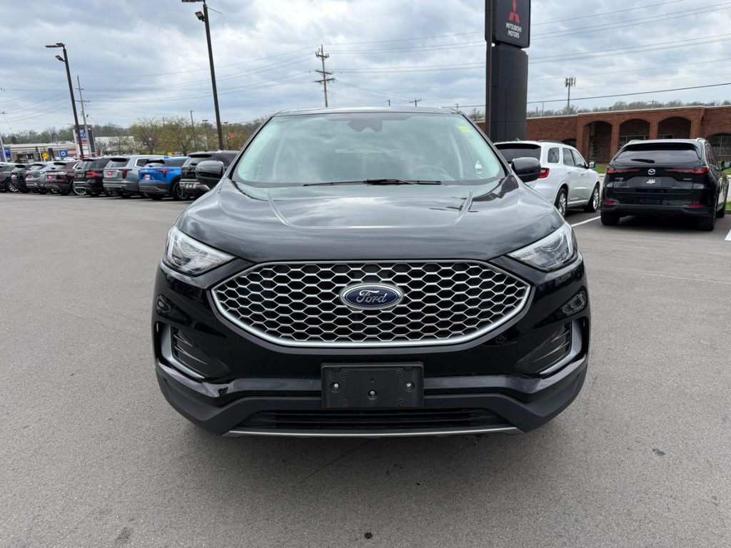 Ford Edge Vehicle Full-screen Gallery Image 09