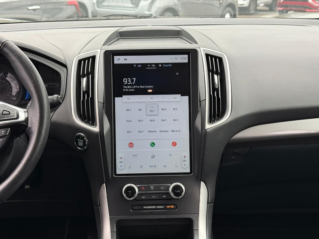 Ford Edge Vehicle Full-screen Gallery Image 13