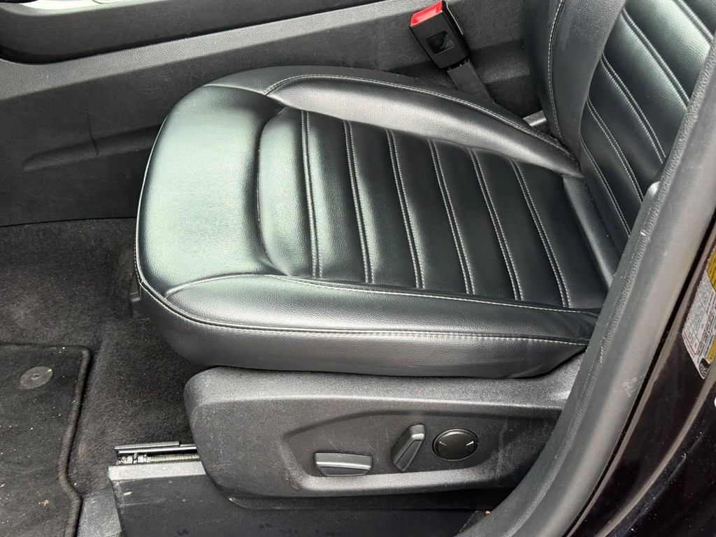 Ford Edge Vehicle Full-screen Gallery Image 17