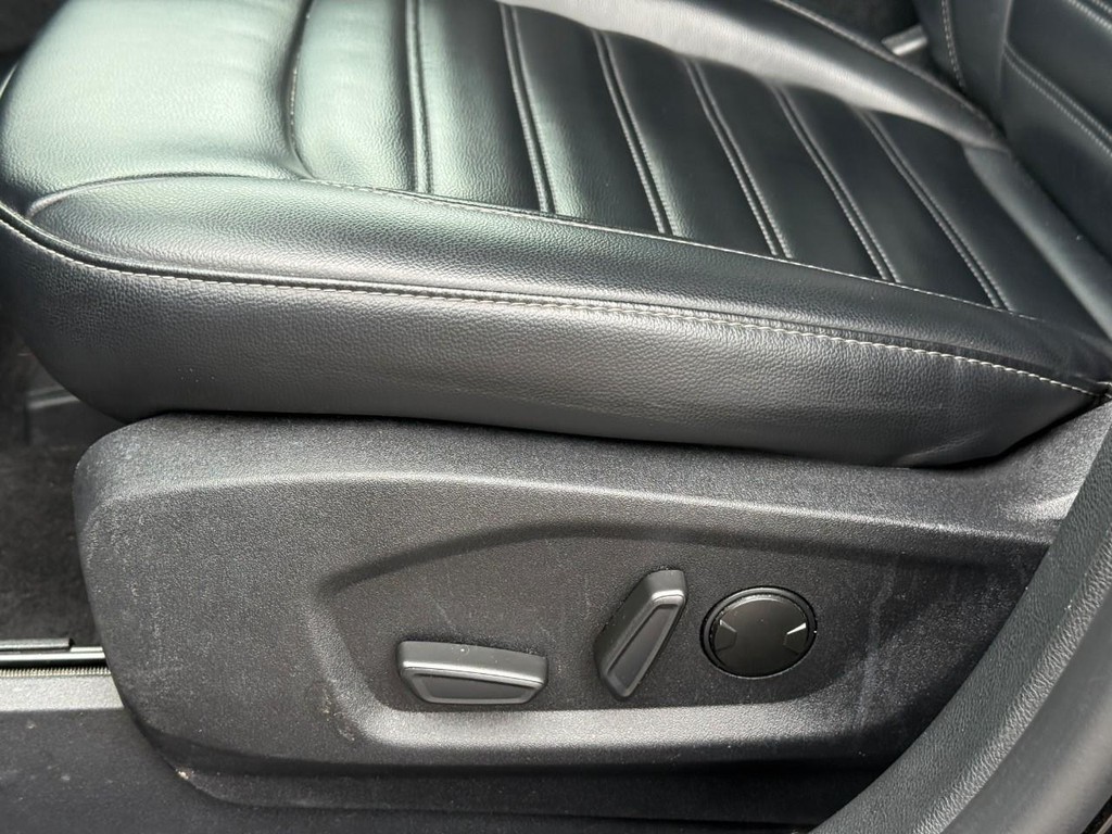 Ford Edge Vehicle Full-screen Gallery Image 18
