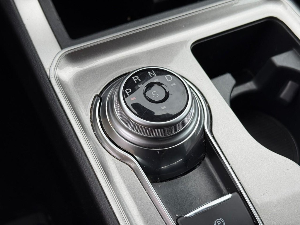 Ford Edge Vehicle Full-screen Gallery Image 22