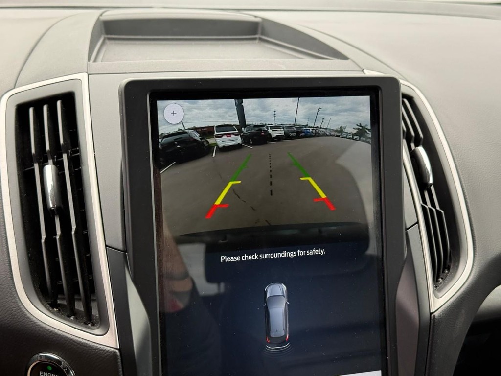 Ford Edge Vehicle Full-screen Gallery Image 23