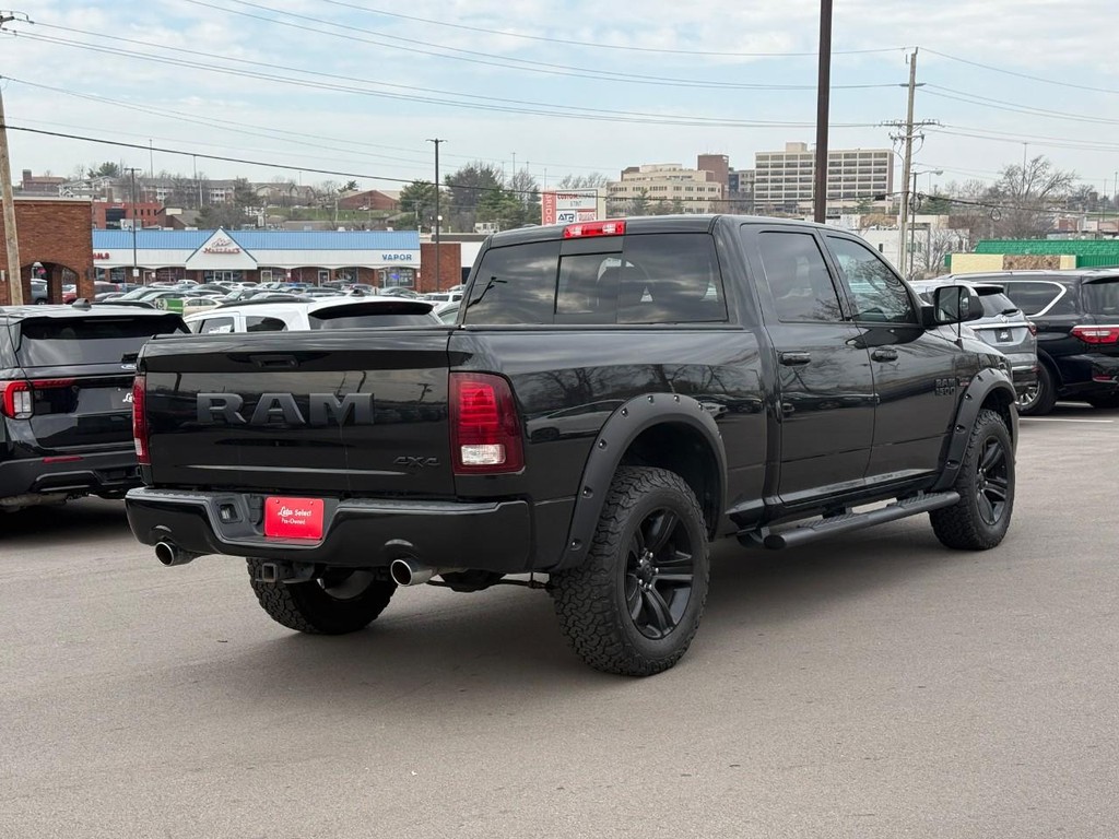 Ram 1500 Vehicle Full-screen Gallery Image 03