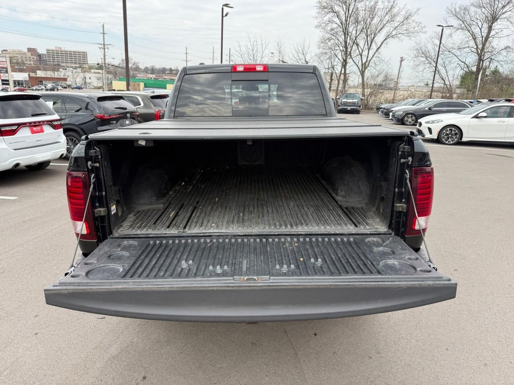 Ram 1500 Vehicle Full-screen Gallery Image 06